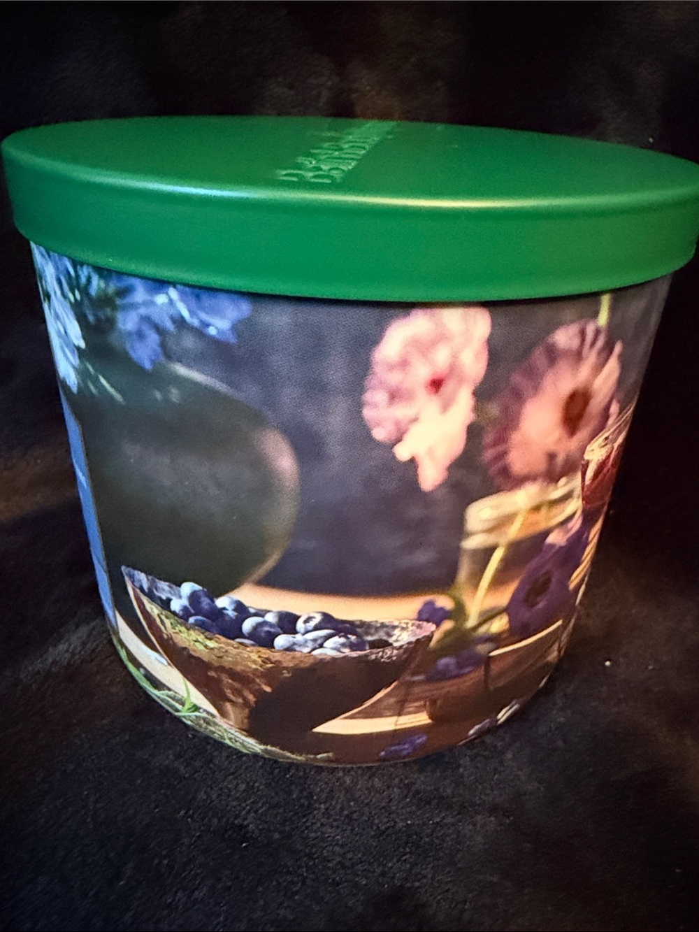 Bath & Body Works Blueberry Bellini Candle with Green Lid - Picture 5 of 6